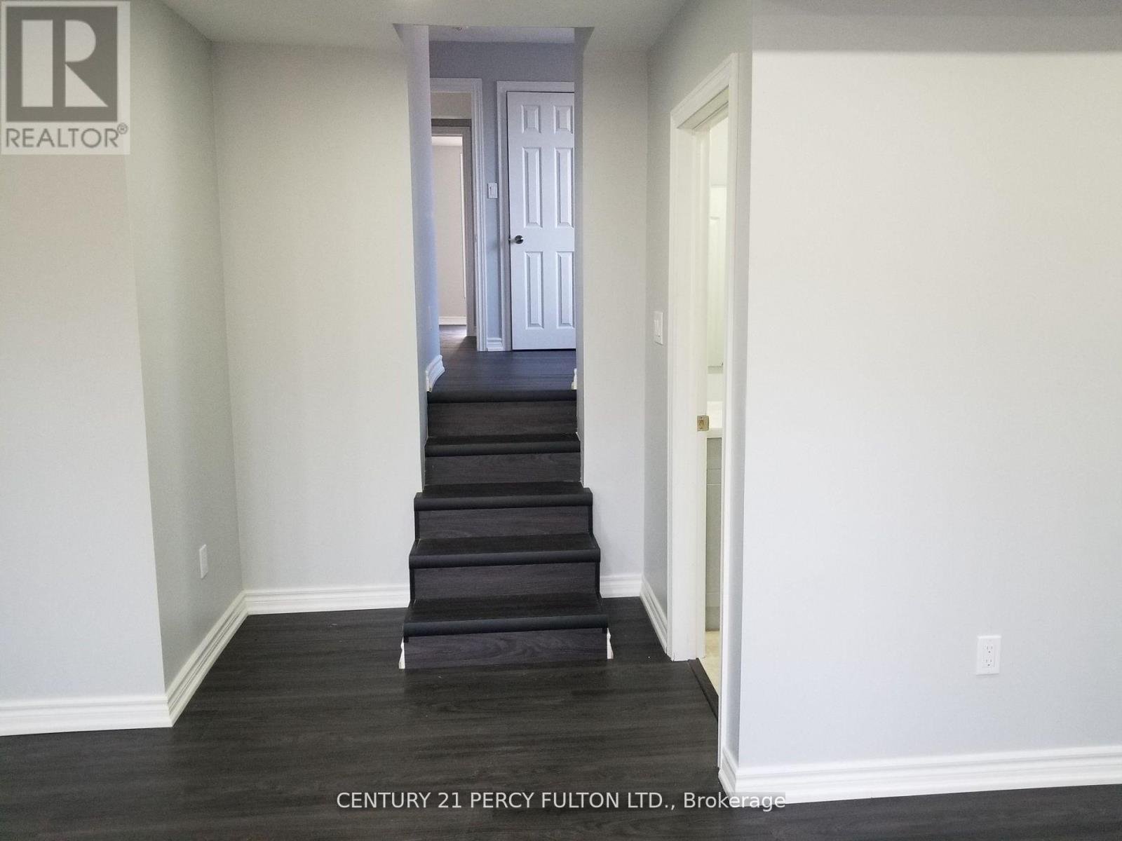 Photo 4 of Mainflr 401 Anderson Street, Whitby ON