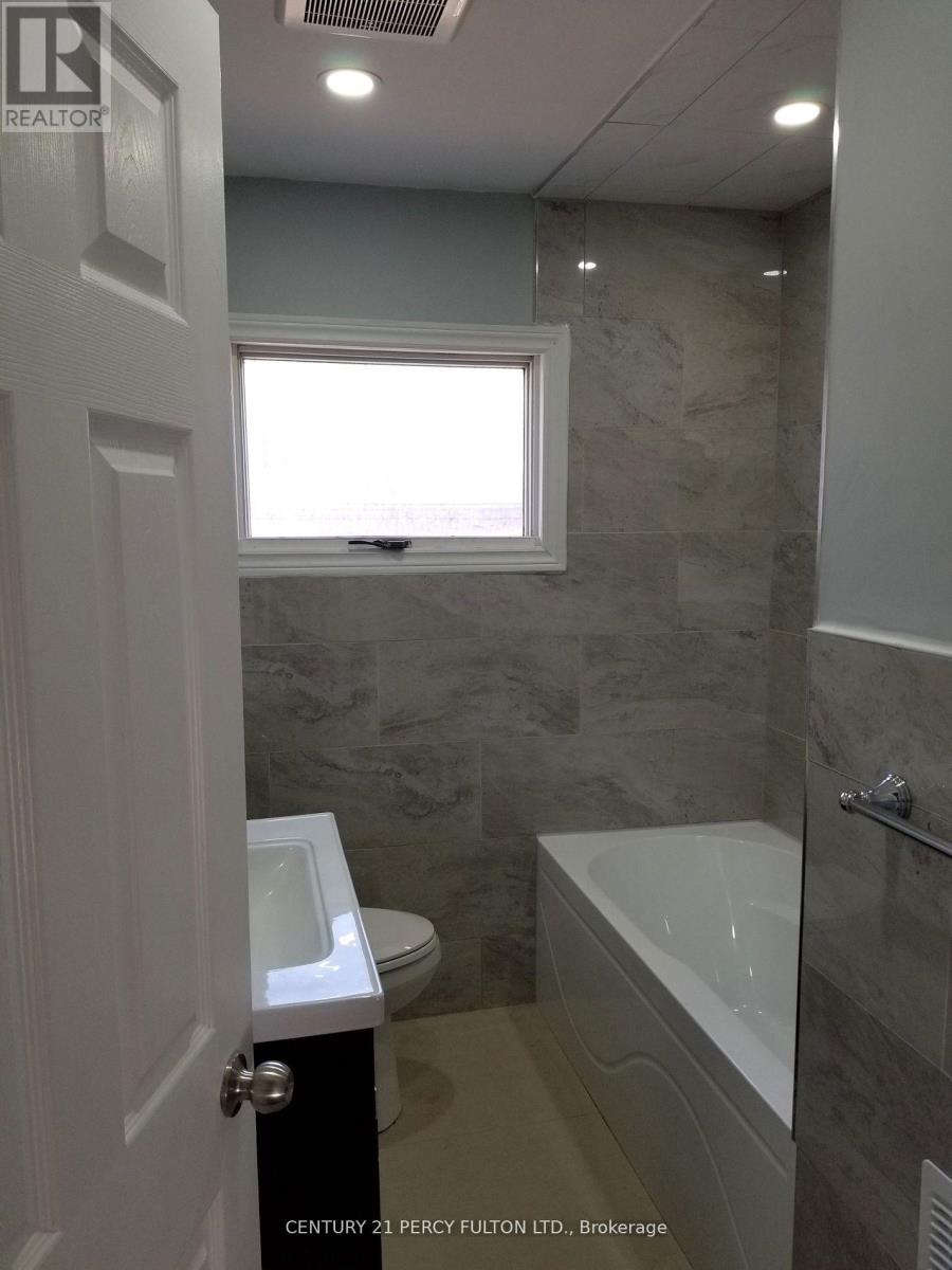Photo 8 of Mainflr 401 Anderson Street, Whitby ON