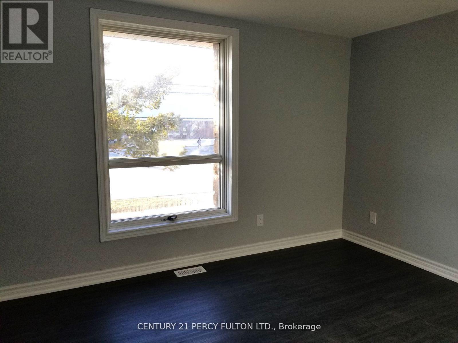 Photo 16 of Mainflr 401 Anderson Street, Whitby ON