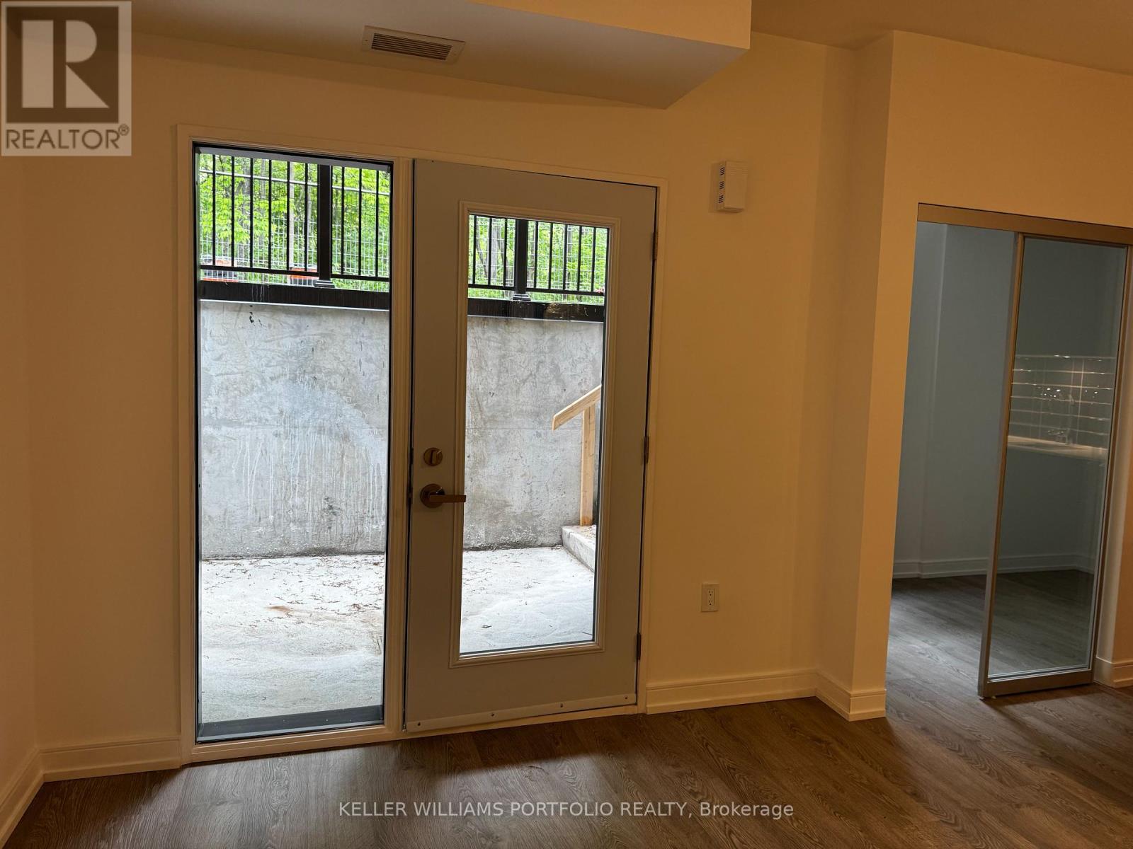 Photo 7 of 20 172 Clonmore Drive, Toronto ON
