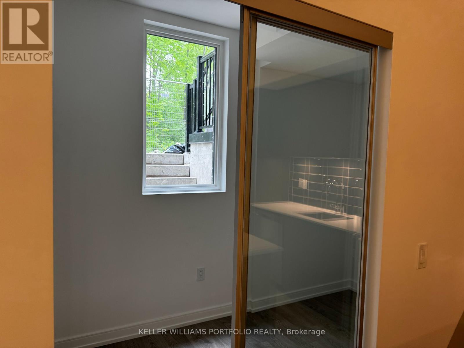 Photo 2 of 20 172 Clonmore Drive, Toronto ON