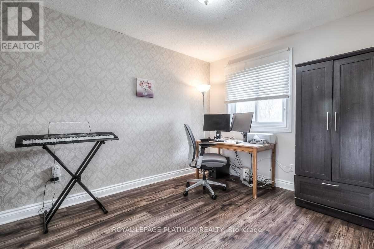 Photo 4 of 87 Poolton Crescent, Clarington ON