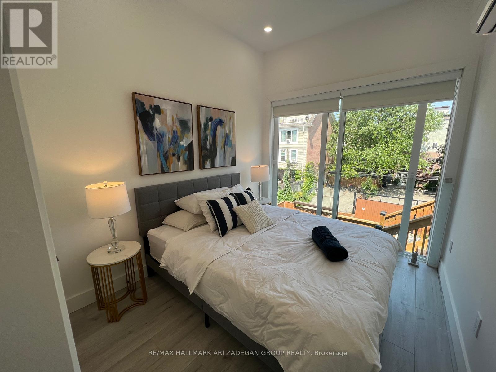 Photo 6 of 3 16 Minto Street, Toronto ON