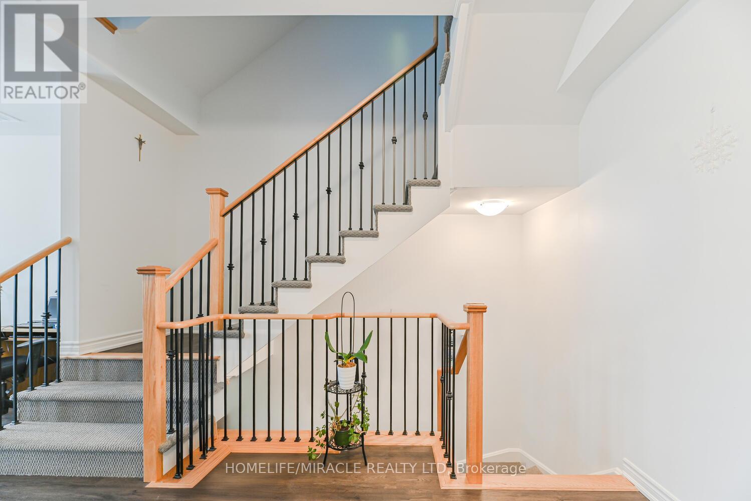 Photo 45 of 138 Elgin Street, Orillia ON