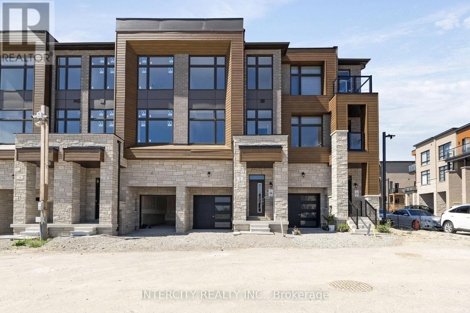 Photo 1 of 8 Radisson Street, Vaughan ON