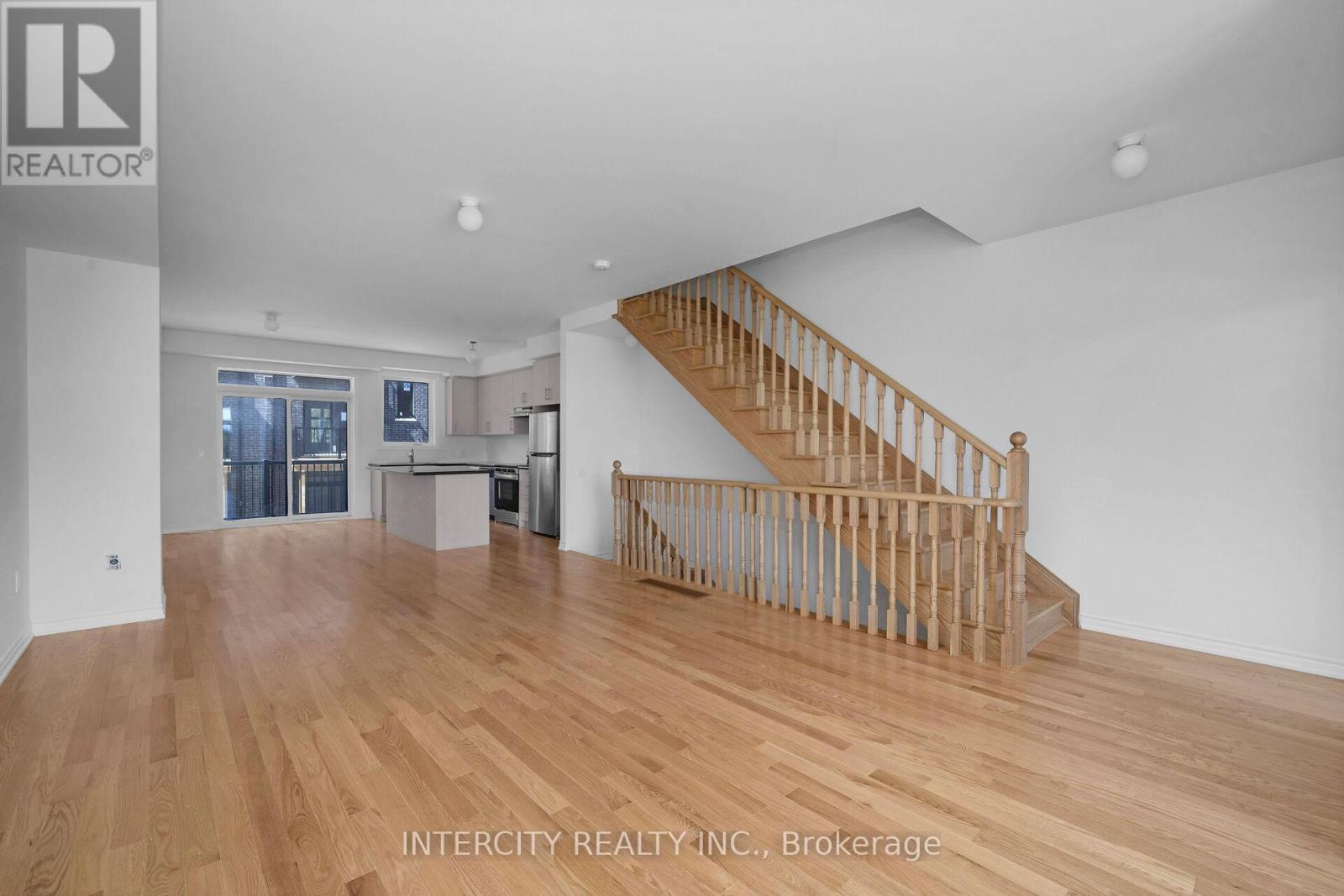 Photo 12 of 8 Radisson Street, Vaughan ON