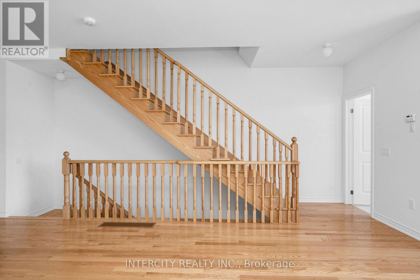 Photo 20 of 8 Radisson Street, Vaughan ON