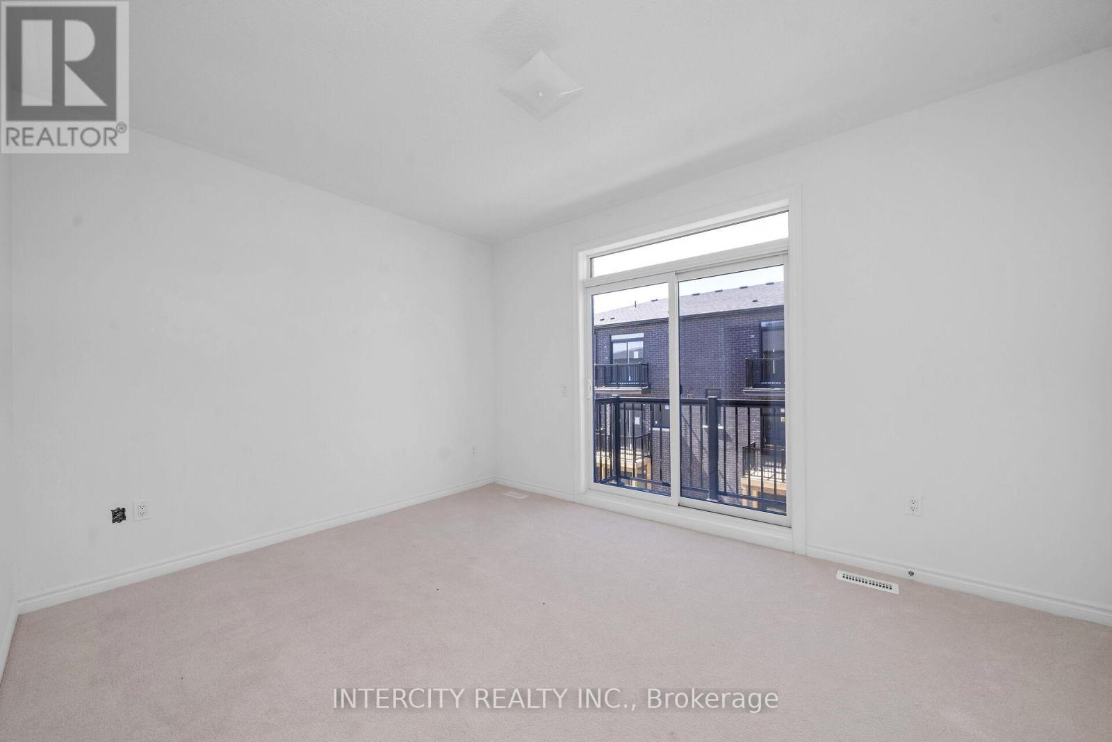Photo 7 of 8 Radisson Street, Vaughan ON