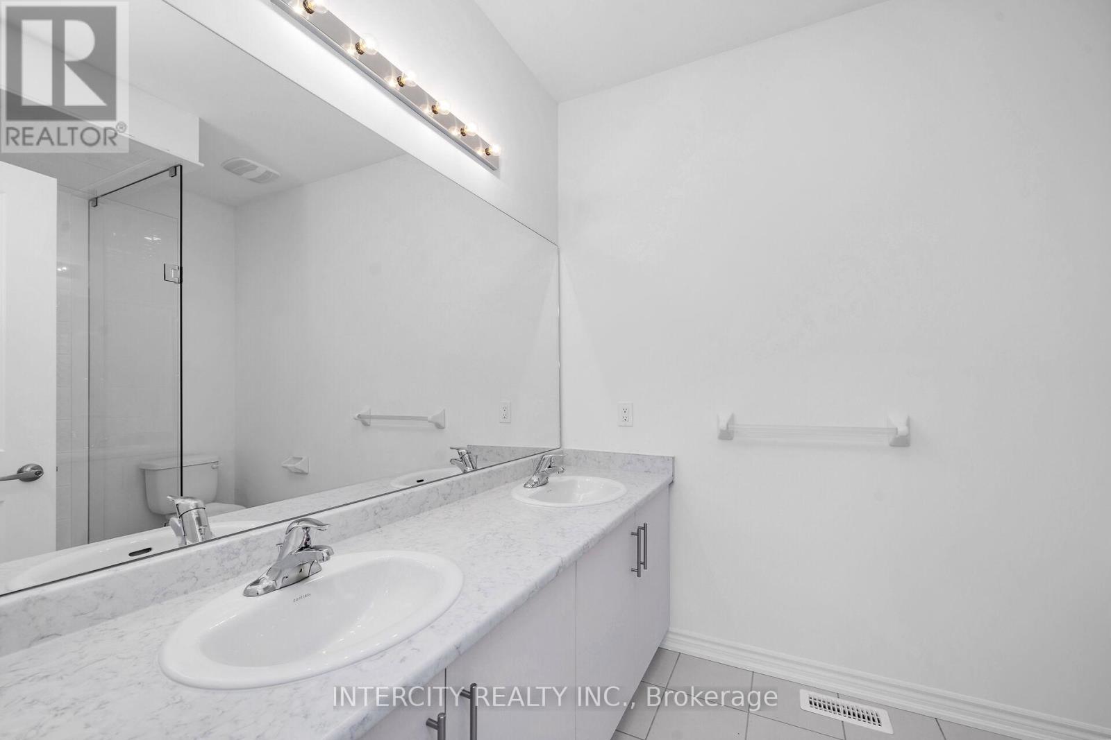 Photo 21 of 8 Radisson Street, Vaughan ON