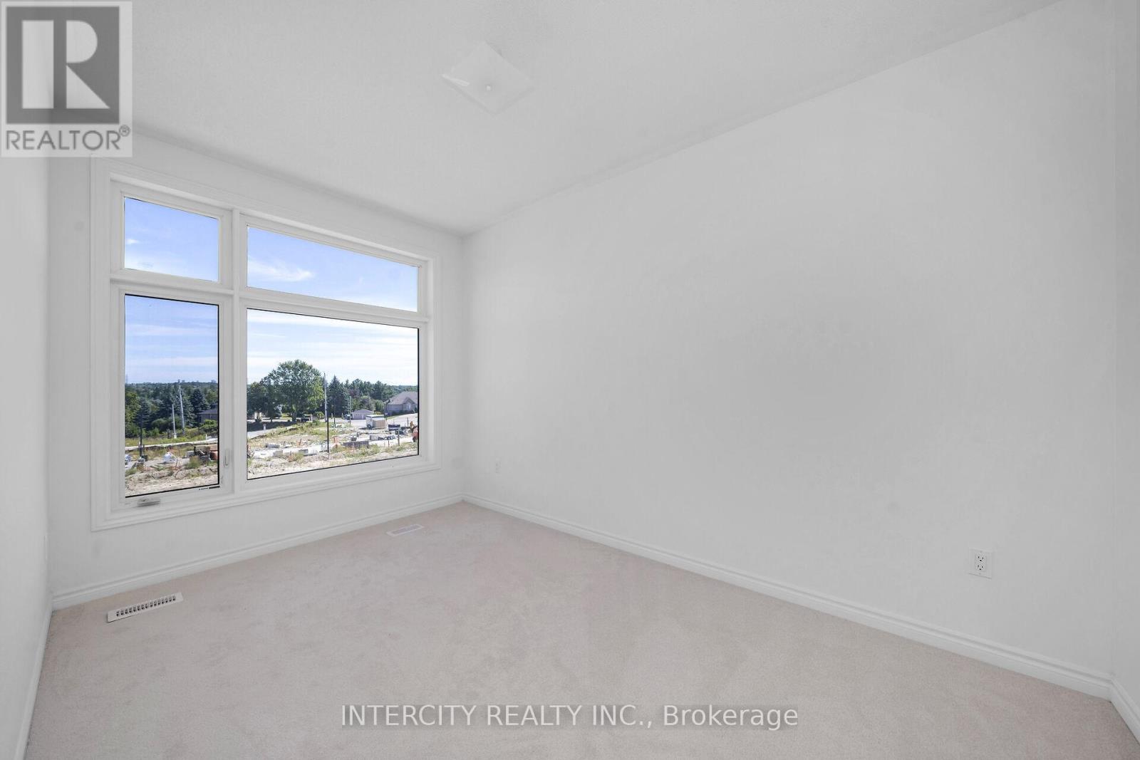 Photo 18 of 8 Radisson Street, Vaughan ON