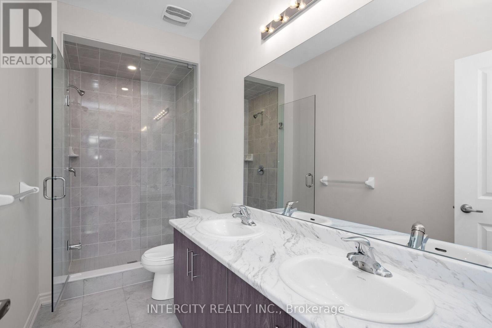 Photo 12 of 29 Drainie Street, Vaughan ON