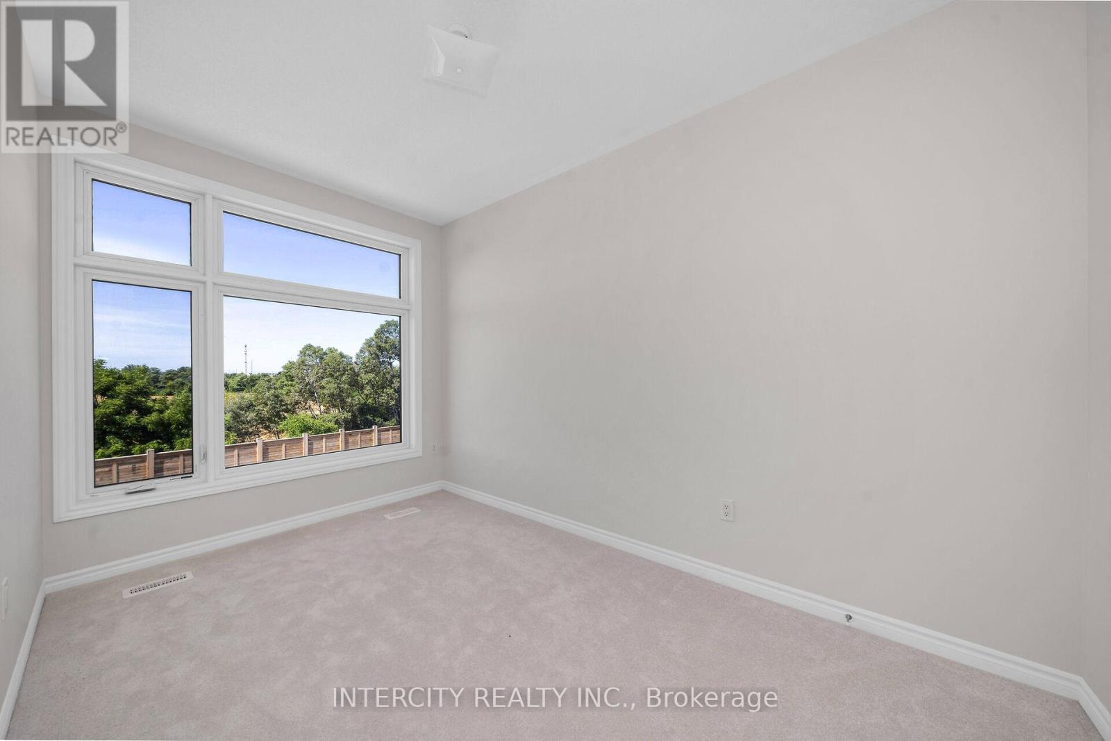 Photo 22 of 29 Drainie Street, Vaughan ON