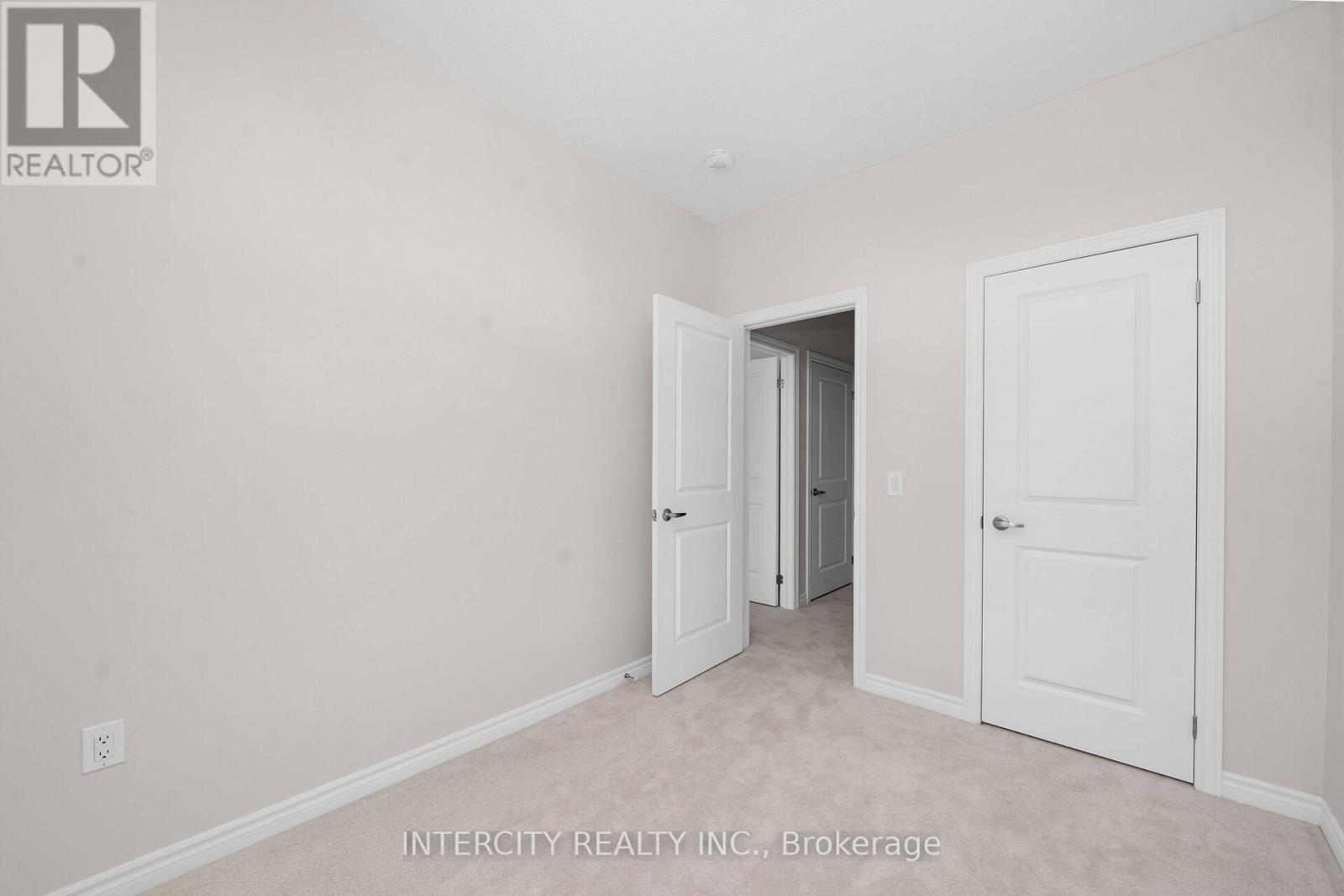 Photo 21 of 29 Drainie Street, Vaughan ON