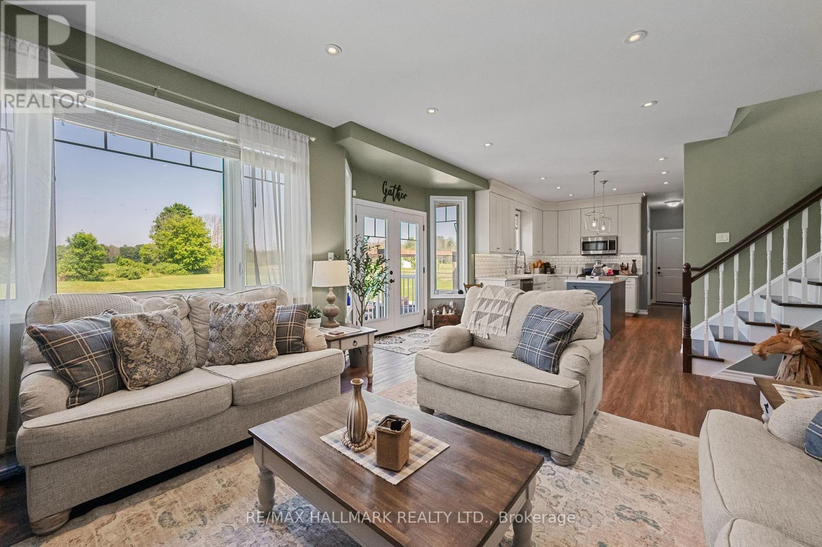 Photo 10 of 185 Riverbank Drive, Georgina ON