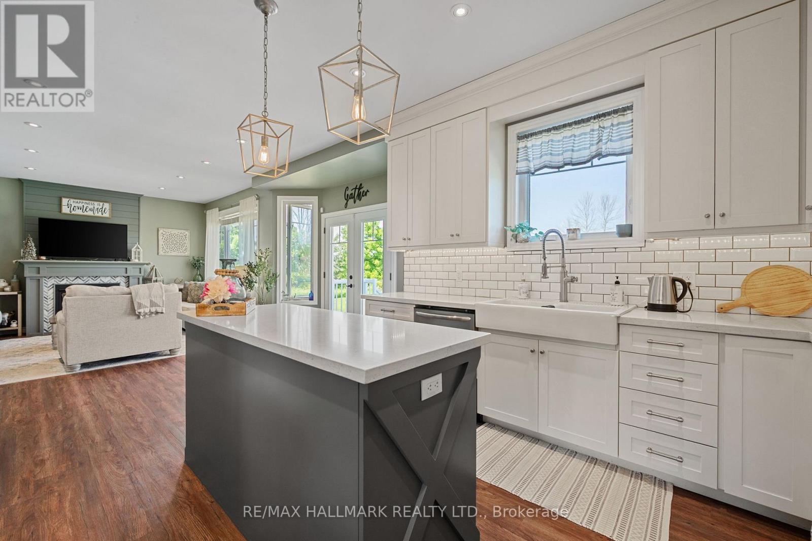Photo 12 of 185 Riverbank Drive, Georgina ON