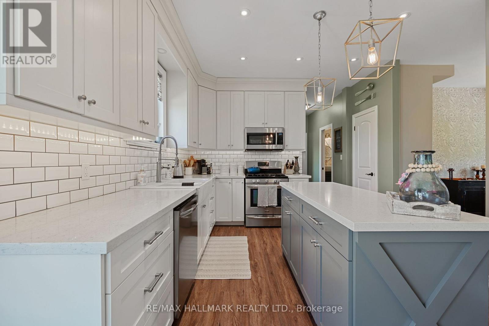 Photo 13 of 185 Riverbank Drive, Georgina ON