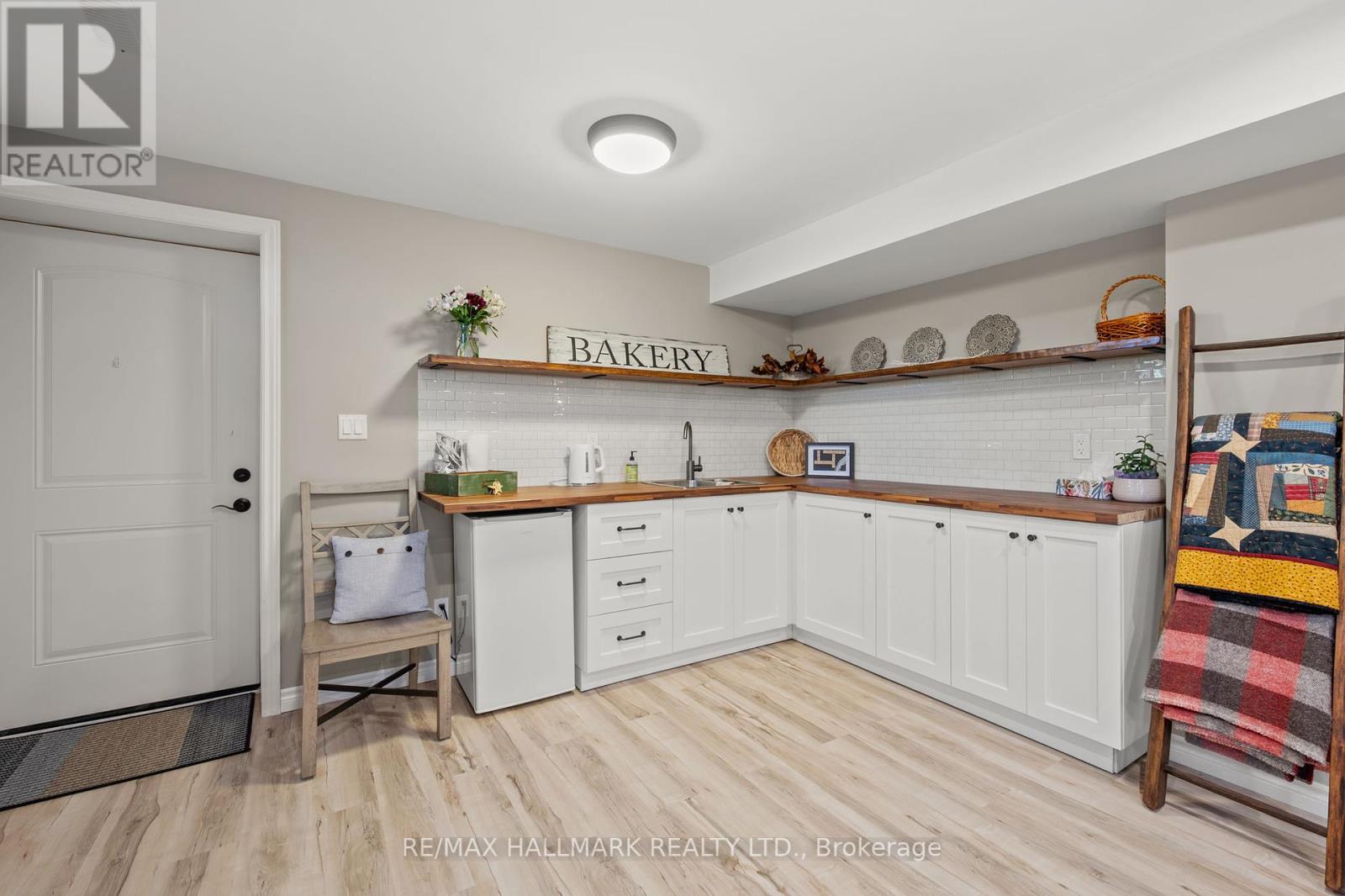Photo 33 of 185 Riverbank Drive, Georgina ON