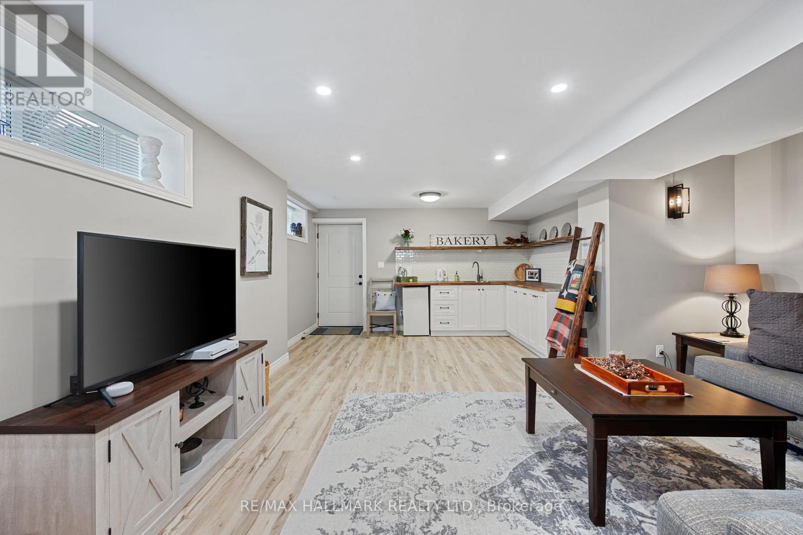 Photo 37 of 185 Riverbank Drive, Georgina ON