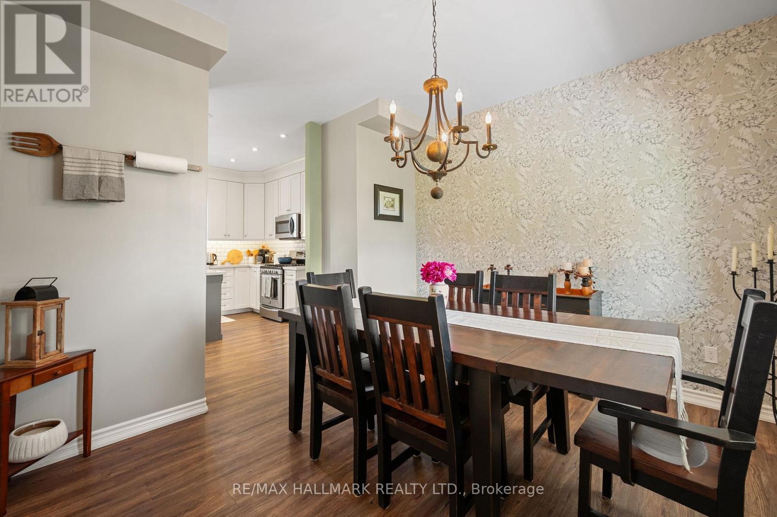 Photo 5 of 185 Riverbank Drive, Georgina ON