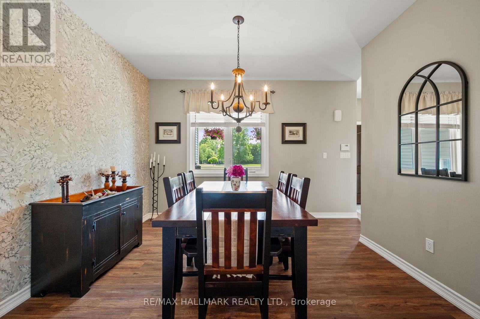 Photo 6 of 185 Riverbank Drive, Georgina ON