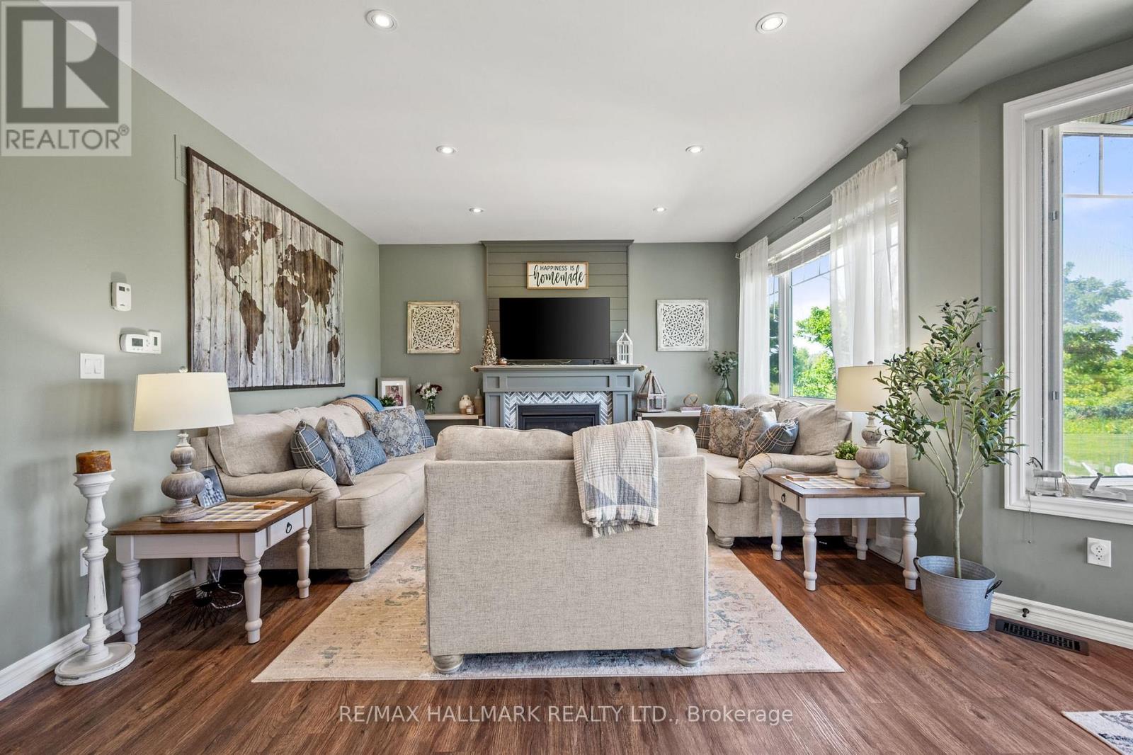 Photo 9 of 185 Riverbank Drive, Georgina ON