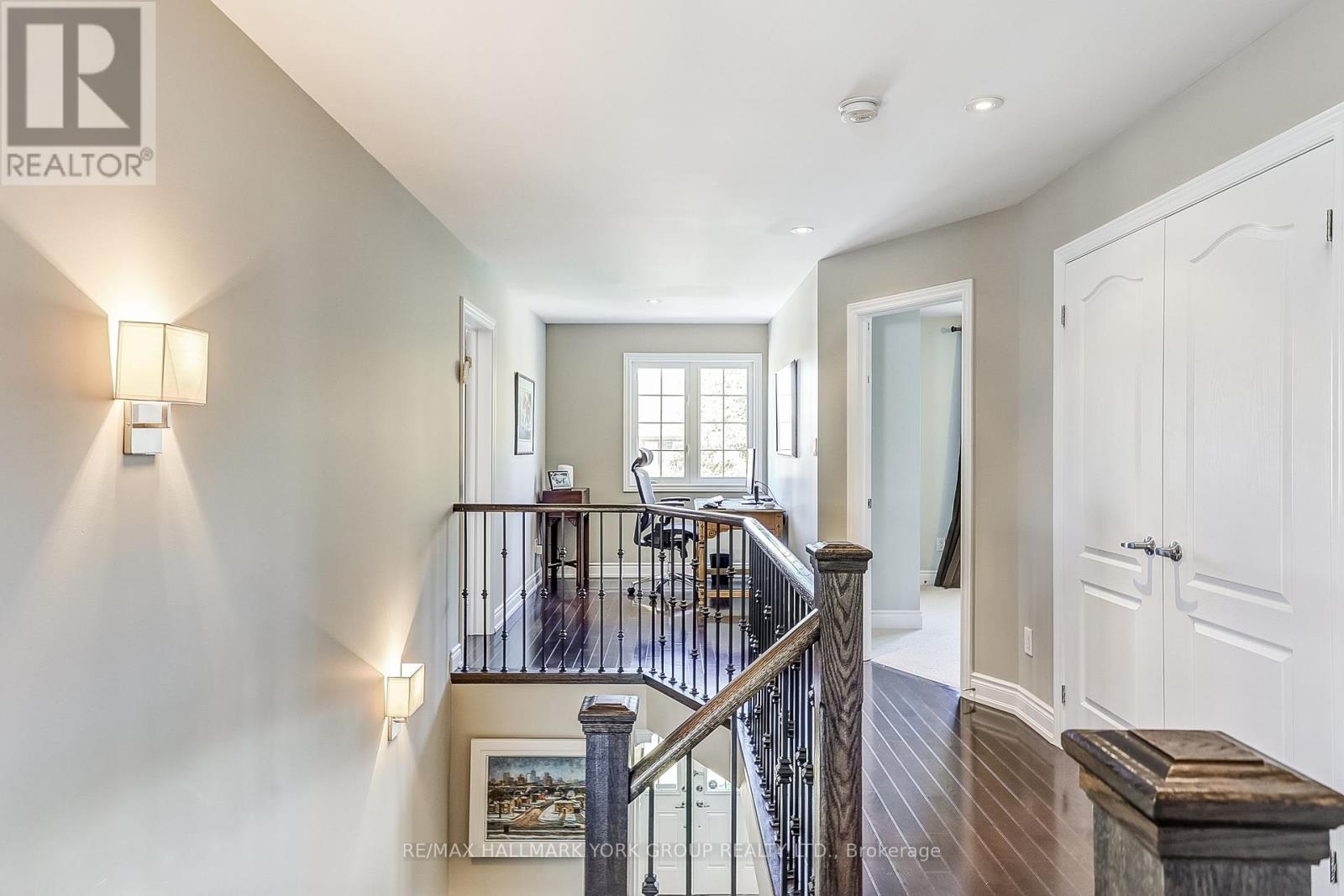 Photo 33 of 1022 Sherman Brock Circle, Newmarket ON