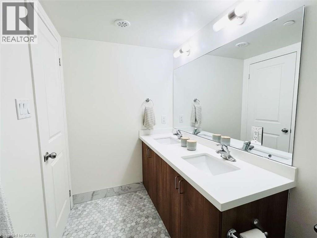 Photo 9 of 2255 Mcnab Lane Unit 9, Mississauga ON
