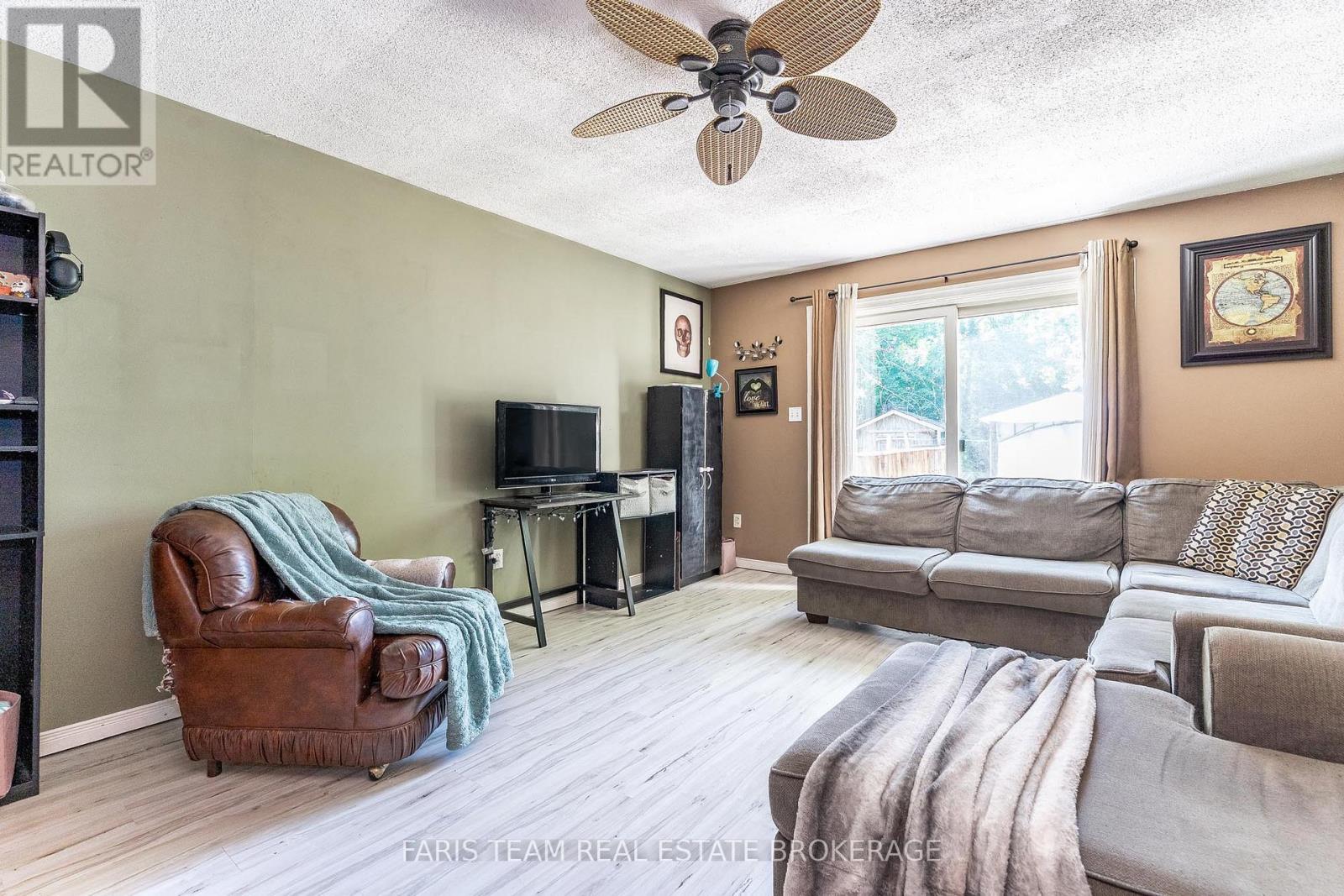 Photo 3 of 390 Mildred Street, Midland ON