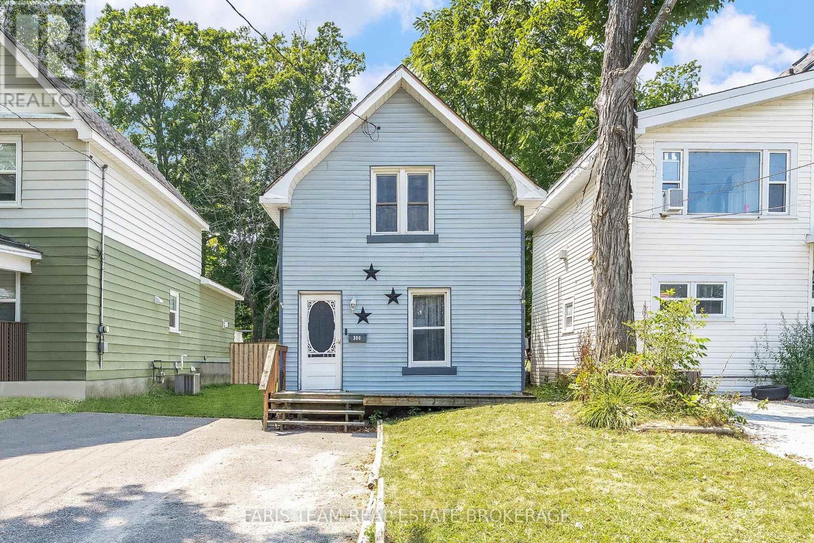 Photo 5 of 390 Mildred Street, Midland ON