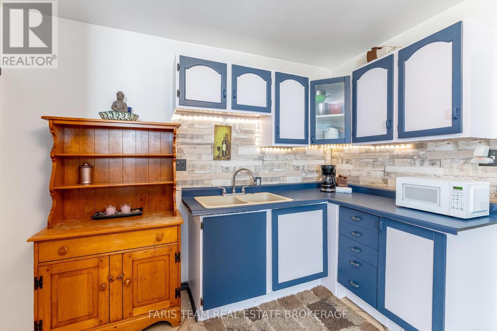 Photo 6 of 390 Mildred Street, Midland ON