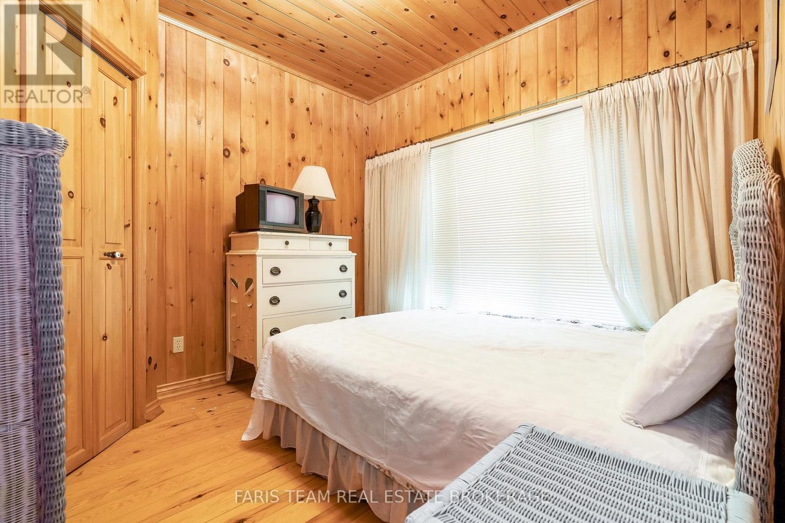 Photo 24 of 80 East Beach Road, Tiny ON