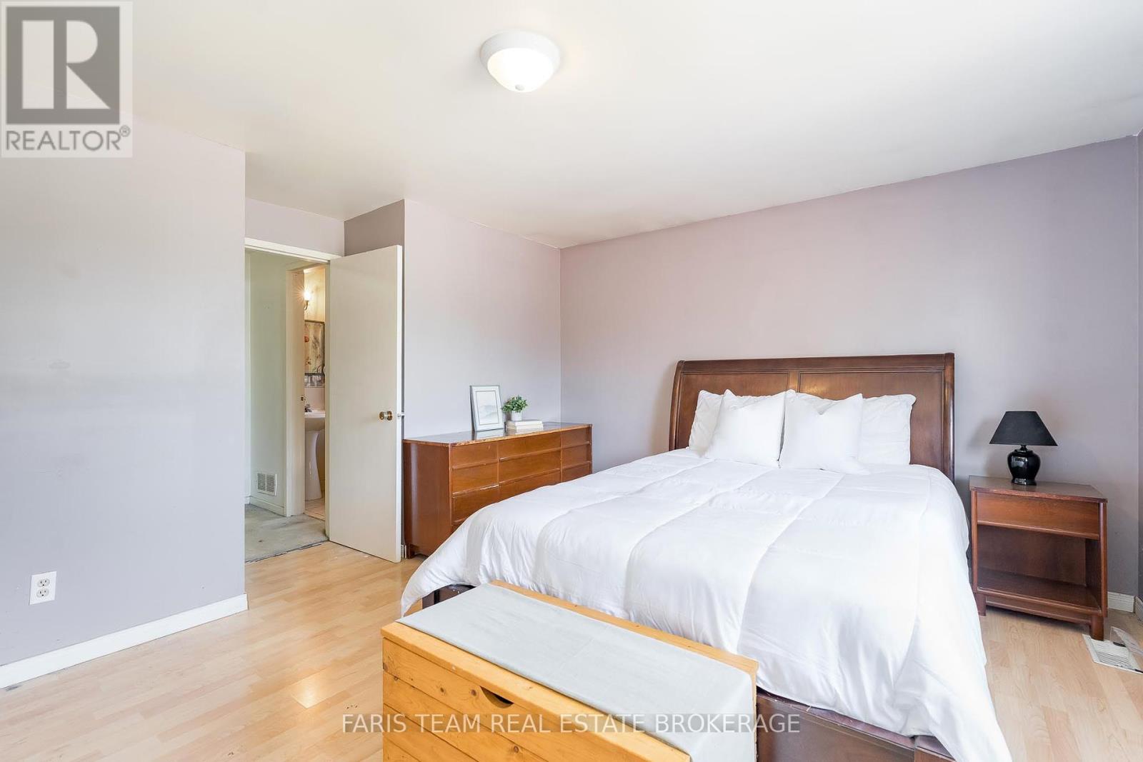 Photo 13 of 67 Gibbard Crescent, Collingwood ON