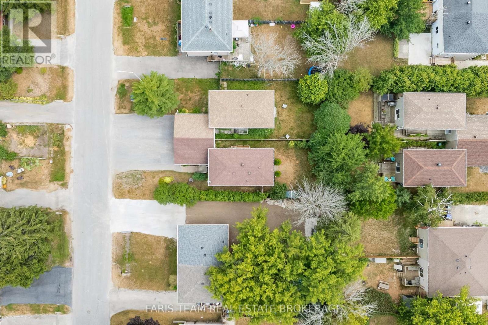 Photo 23 of 67 Gibbard Crescent, Collingwood ON