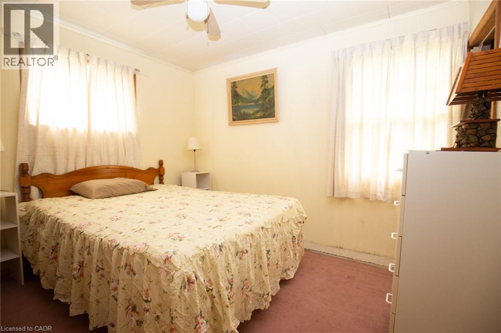 Photo 11 of 12 Smelsers Cove Ln, Selkirk ON