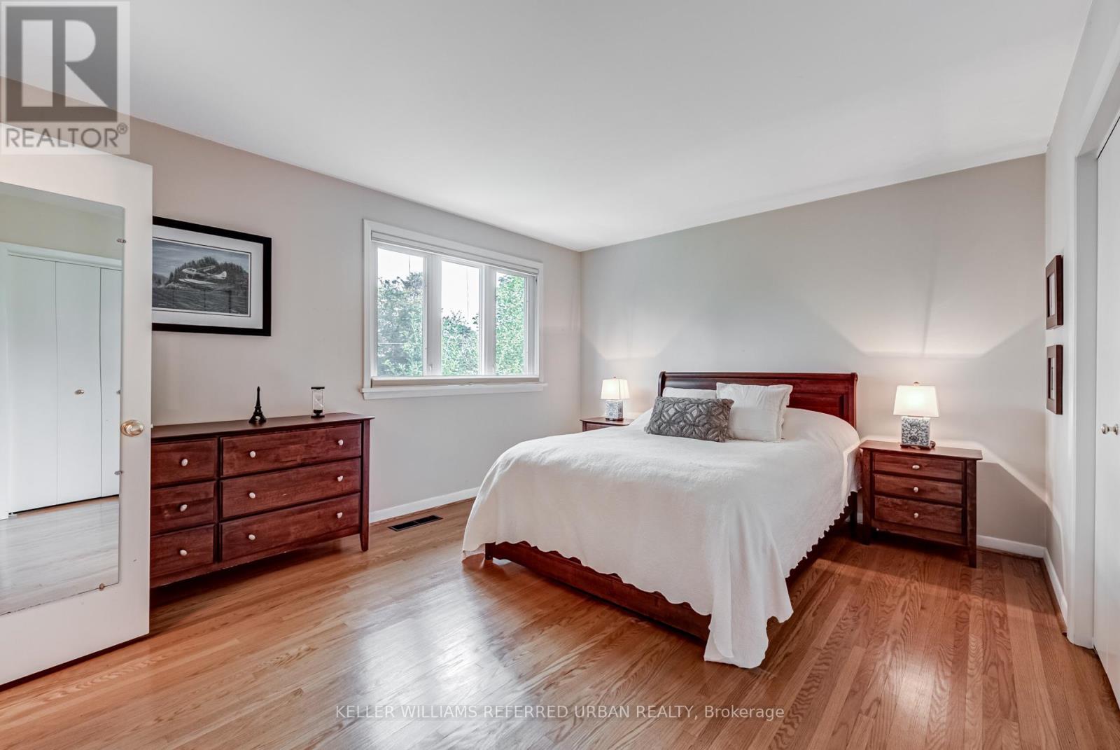 Photo 12 of 26 Foxmeadow Road, Toronto ON