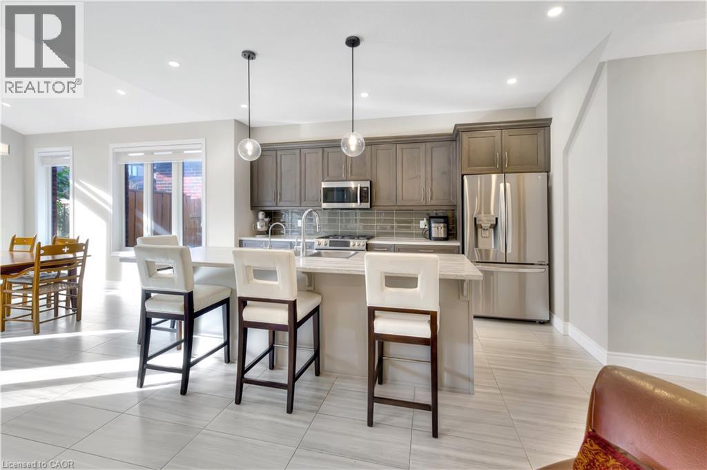 Photo 7 of 35 Loxleigh Lane, Breslau ON