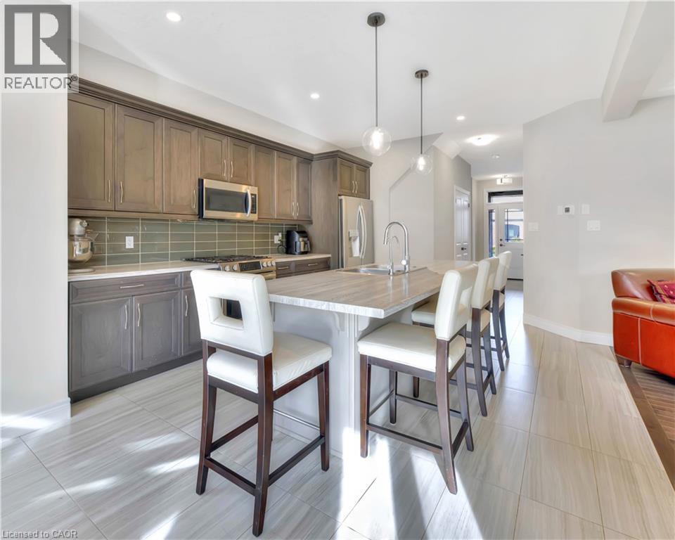 Photo 6 of 35 Loxleigh Lane, Breslau ON