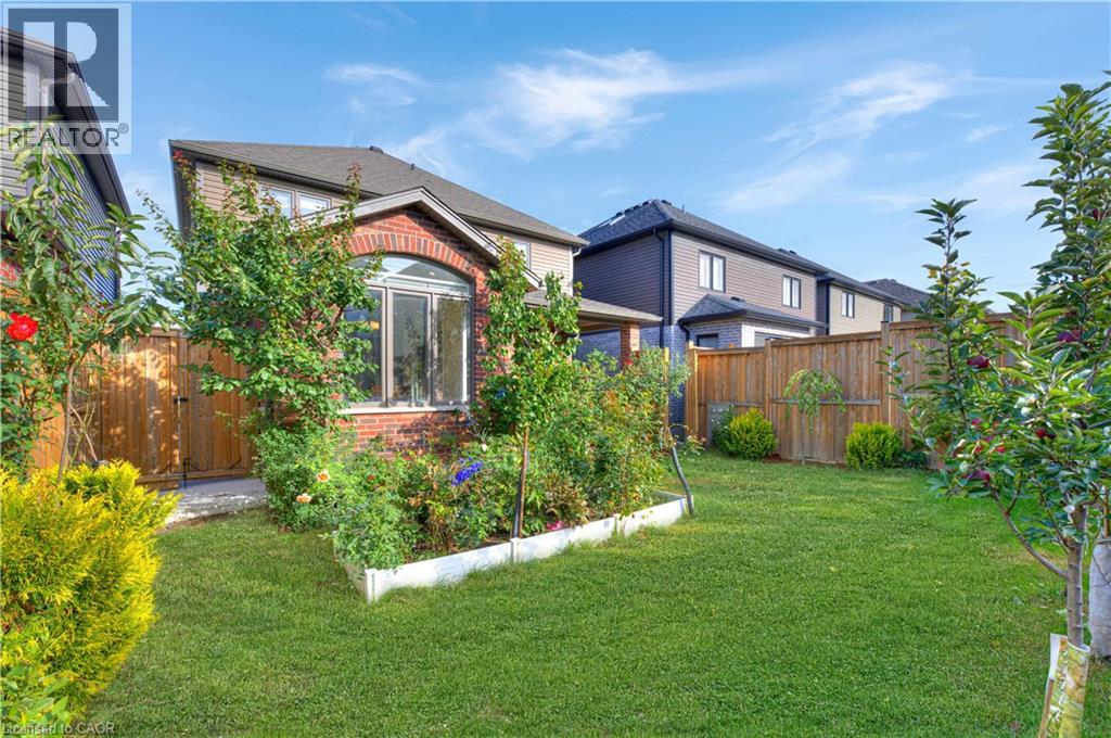 Photo 1 of 35 Loxleigh Lane, Breslau ON
