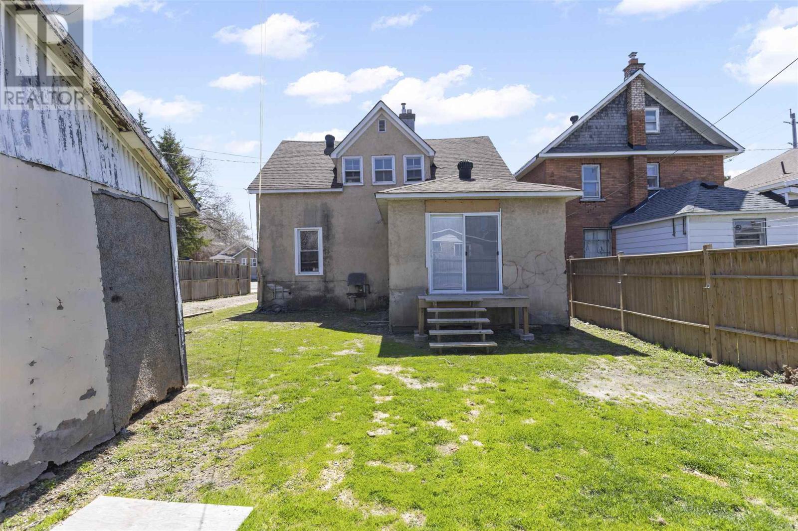 Photo 8 of 178 Albert St, Sault Ste Marie ON