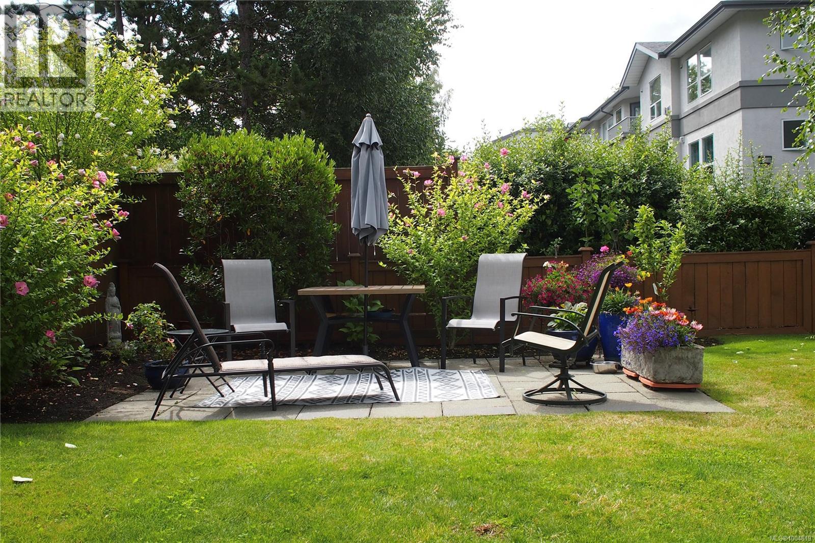 Photo 19 of 204 9975 Fifth St, Sidney BC