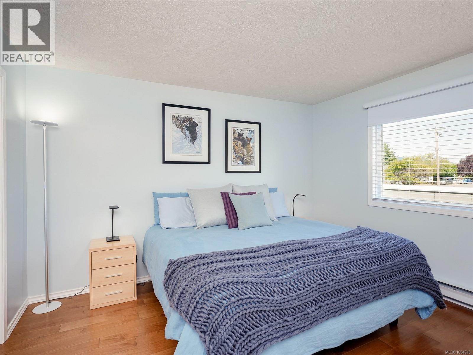 Photo 28 of 204 9975 Fifth St, Sidney BC