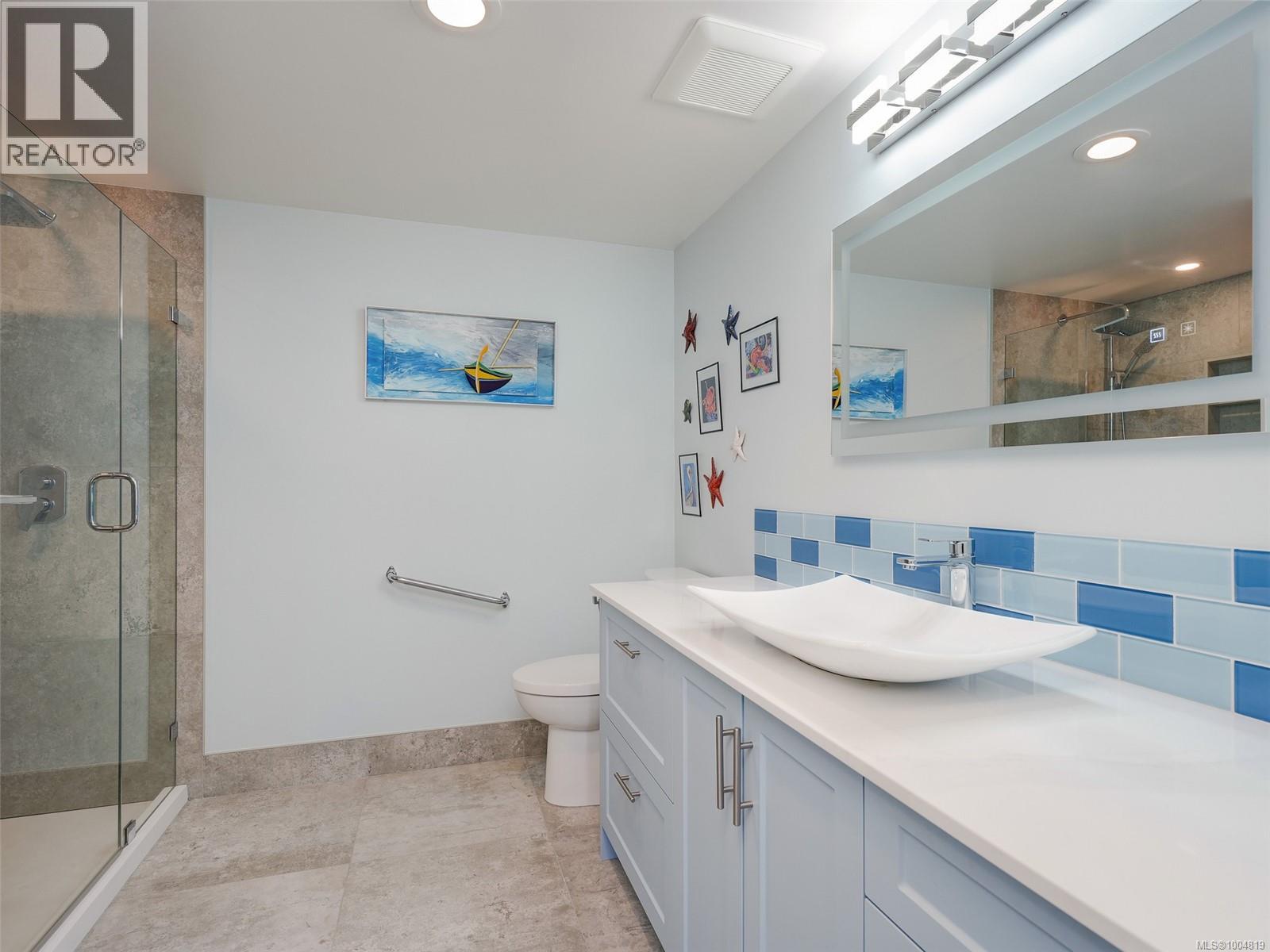 Photo 26 of 204 9975 Fifth St, Sidney BC