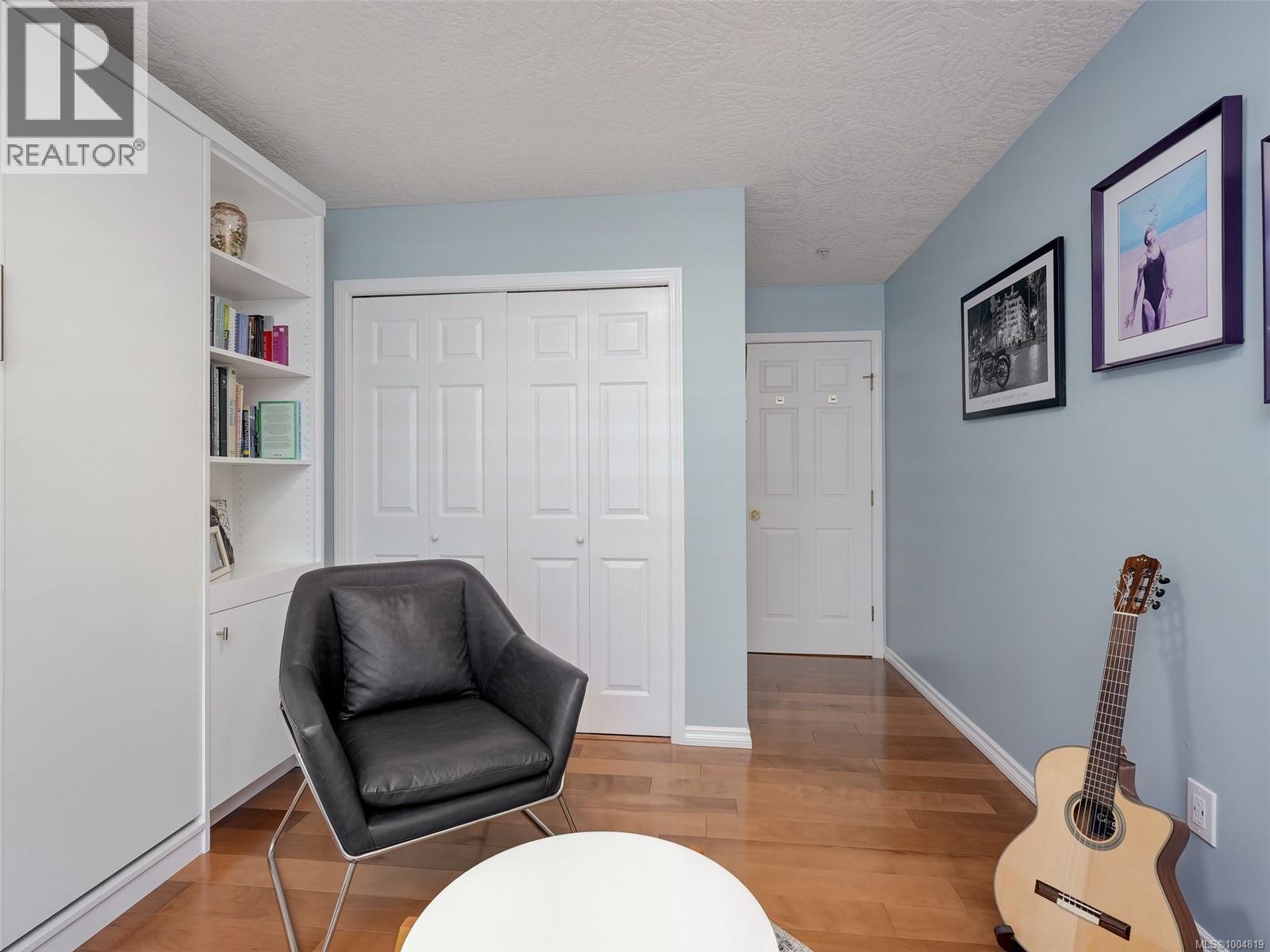 Photo 16 of 204 9975 Fifth St, Sidney BC