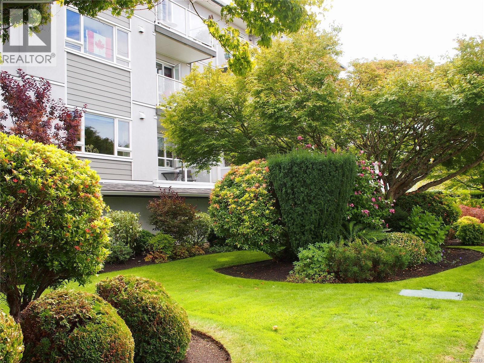 Photo 6 of 204 9975 Fifth St, Sidney BC