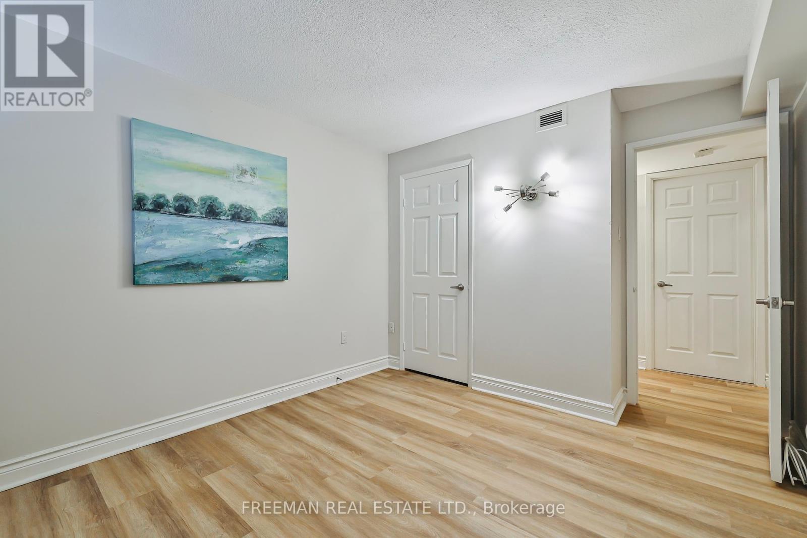 Photo 19 of 204 360 Bloor Street E, Toronto ON