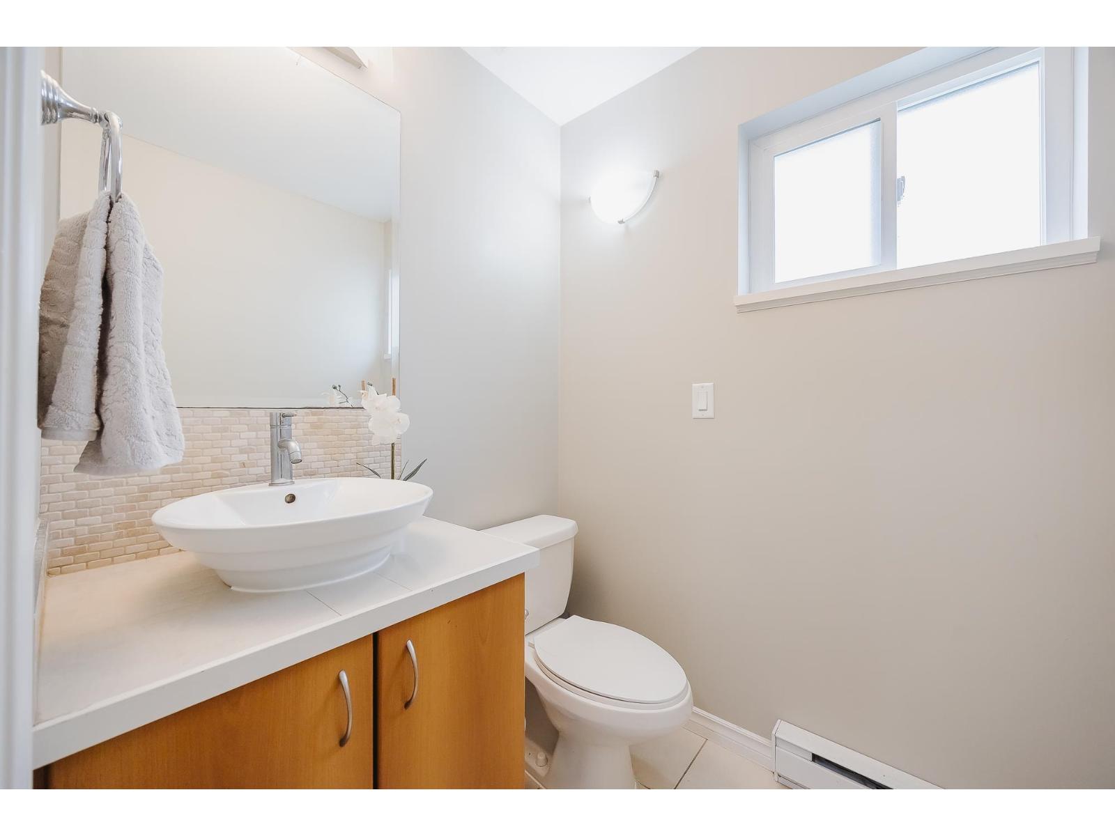 Photo 14 of 30 21535 88 Avenue, Langley BC