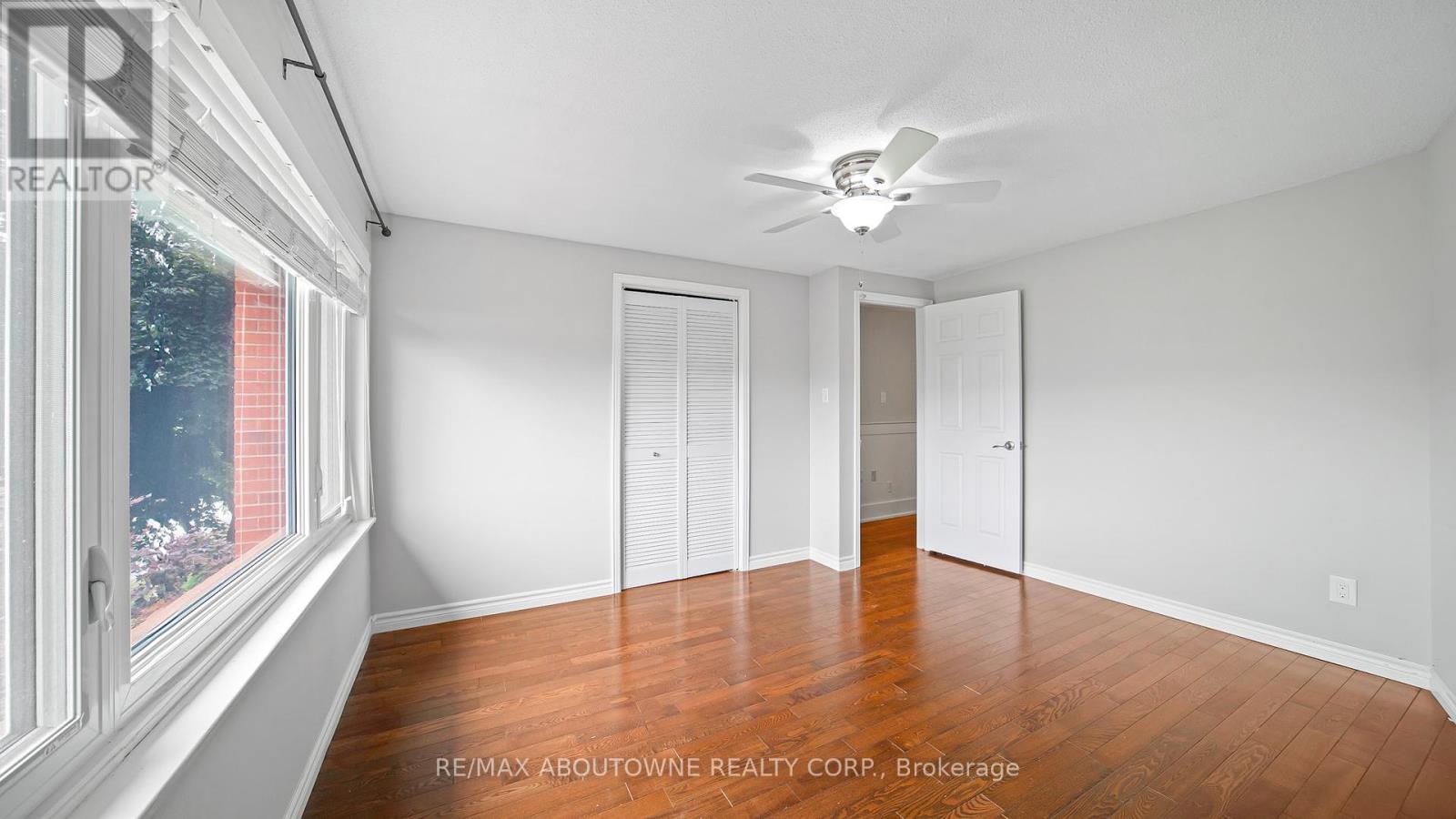 Photo 30 of 1228 Cornerbrook Place, Mississauga ON