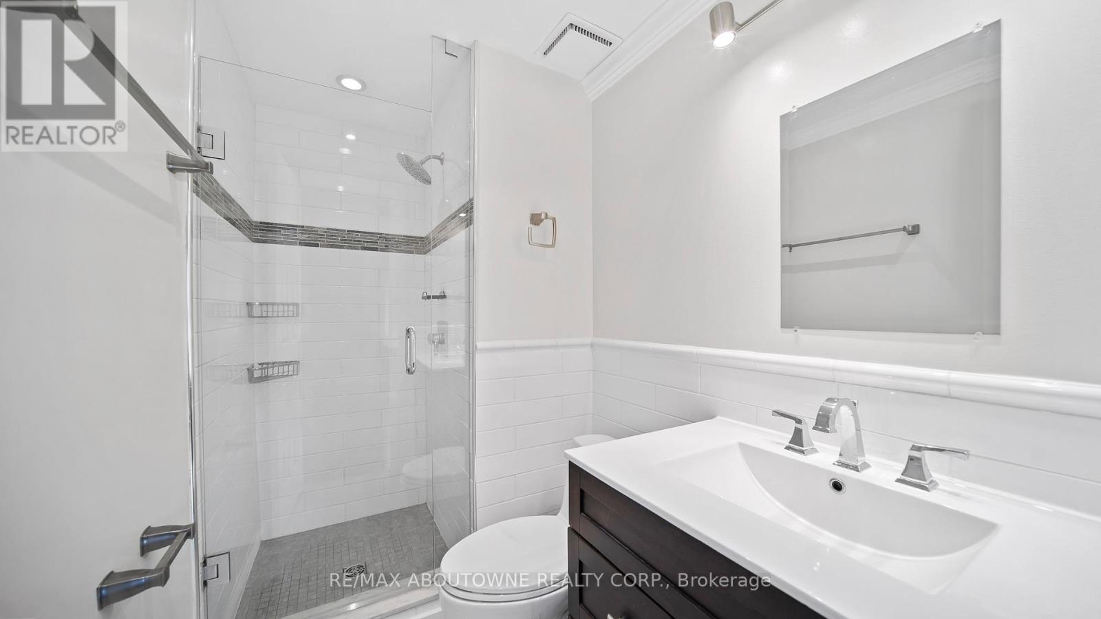 Photo 34 of 1228 Cornerbrook Place, Mississauga ON