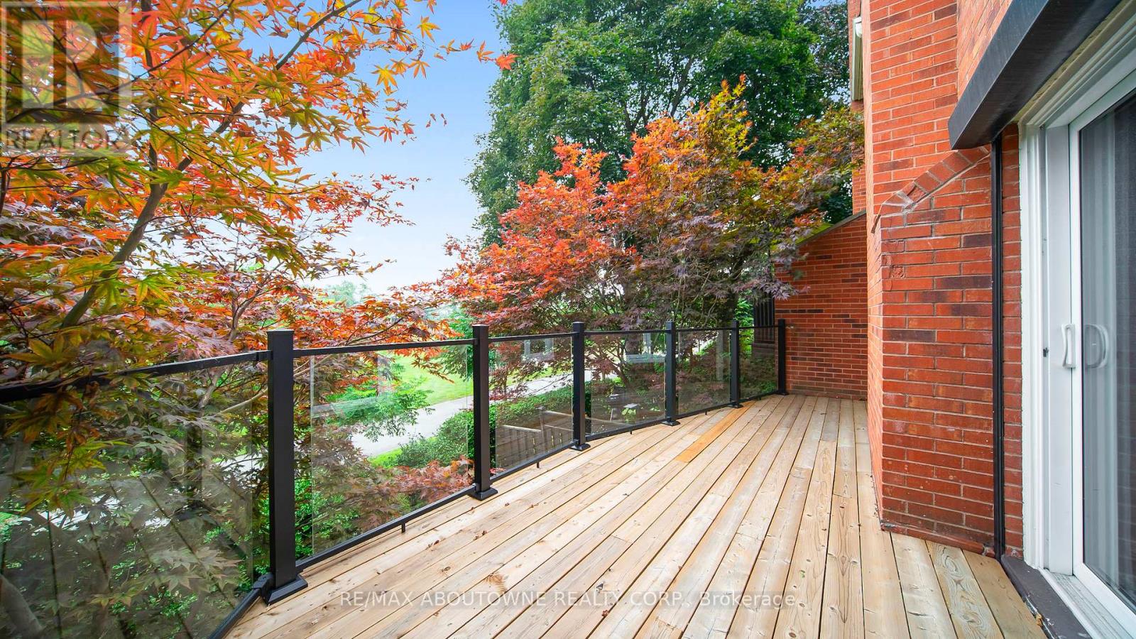 Photo 33 of 1228 Cornerbrook Place, Mississauga ON