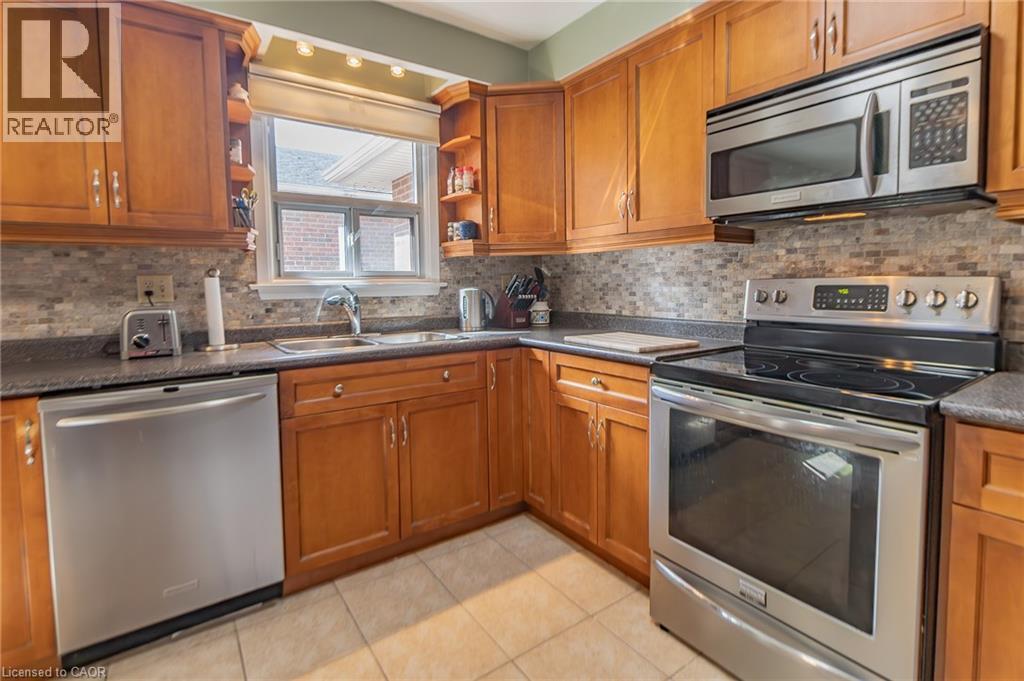 Photo 13 of 20 Manorcrest Street, Brampton ON